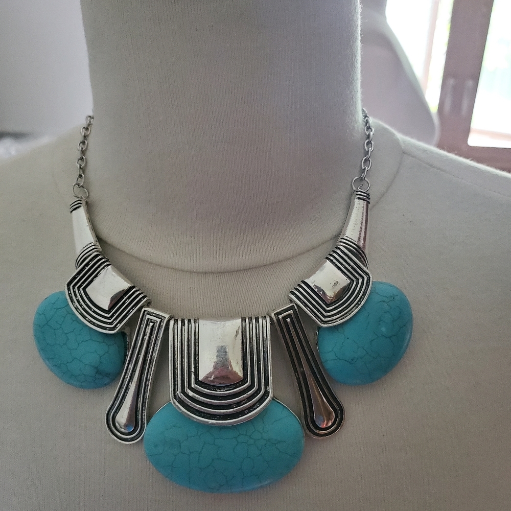 Silver & turquoise necklace and earring set